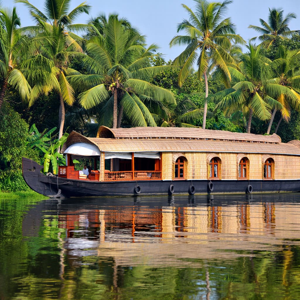 Kerala Explorer Houseboat
