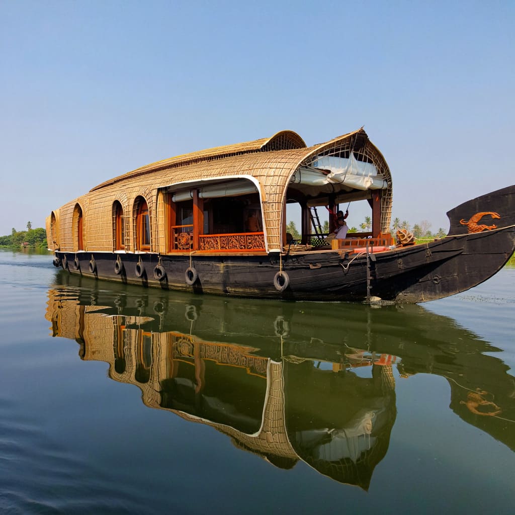 Traditional Houseboat Kerala Explorer
